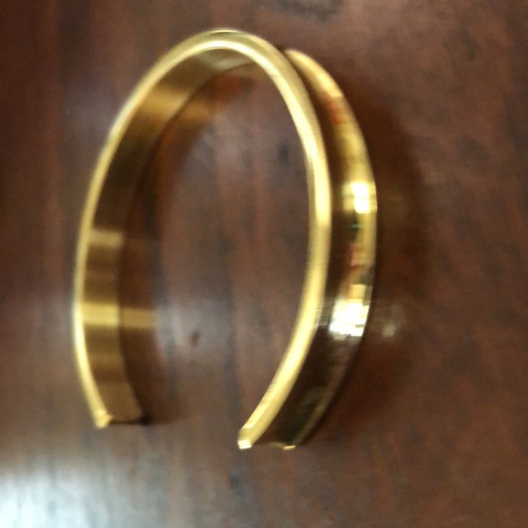 Cuff Elastic Ponytail Holder Bracelet in Goldtone - Picture 10 of 11